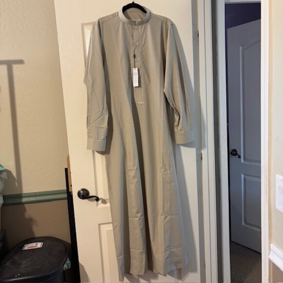 NWT Alqamees Thobe for Men - Thawb | Jubba Kaftan Embroider, Tan 60L - Picture 1 of 5